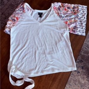Daytrip White and Floral Blouse
